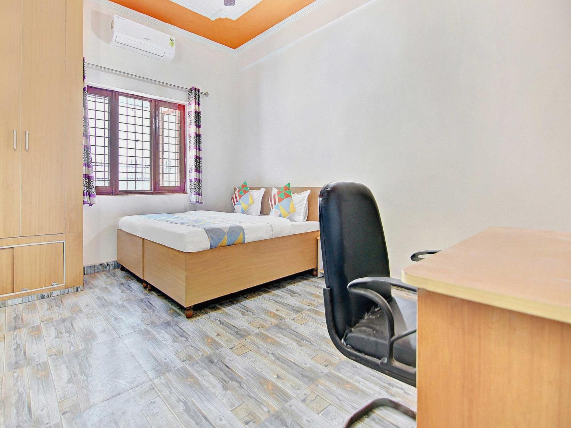Home 78802 Balaji Bhawan Jhājra Extérieur photo