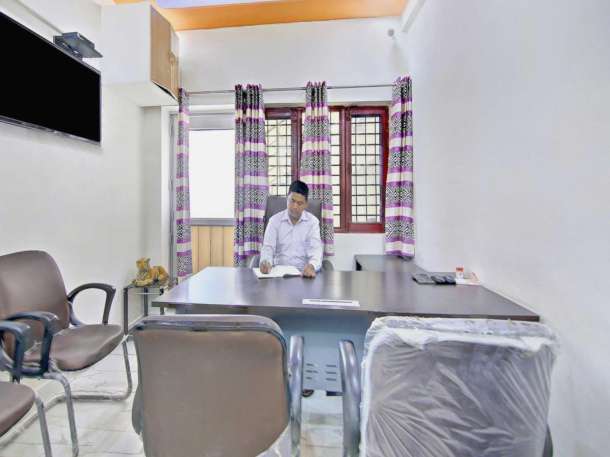 Home 78802 Balaji Bhawan Jhājra Extérieur photo
