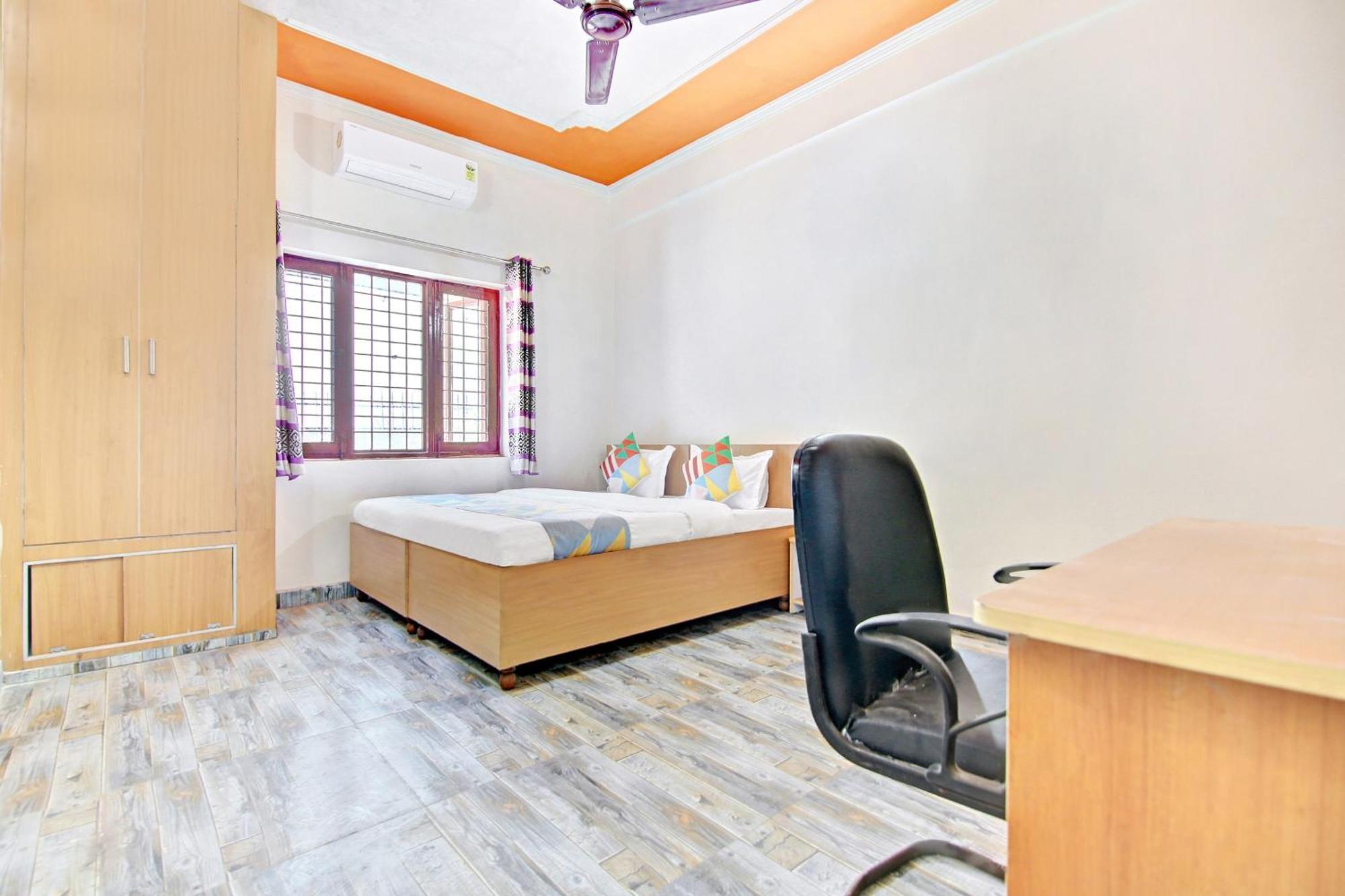 Home 78802 Balaji Bhawan Jhājra Extérieur photo