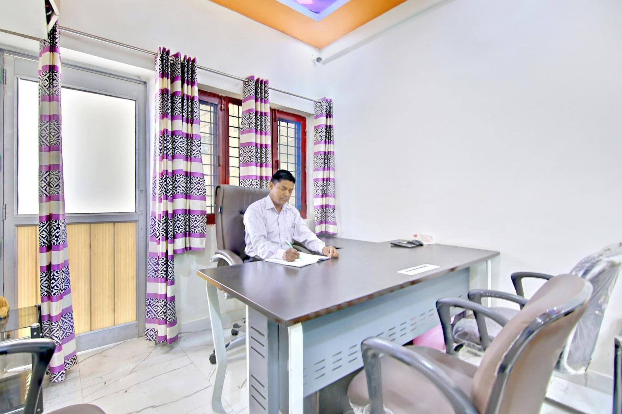Home 78802 Balaji Bhawan Jhājra Extérieur photo