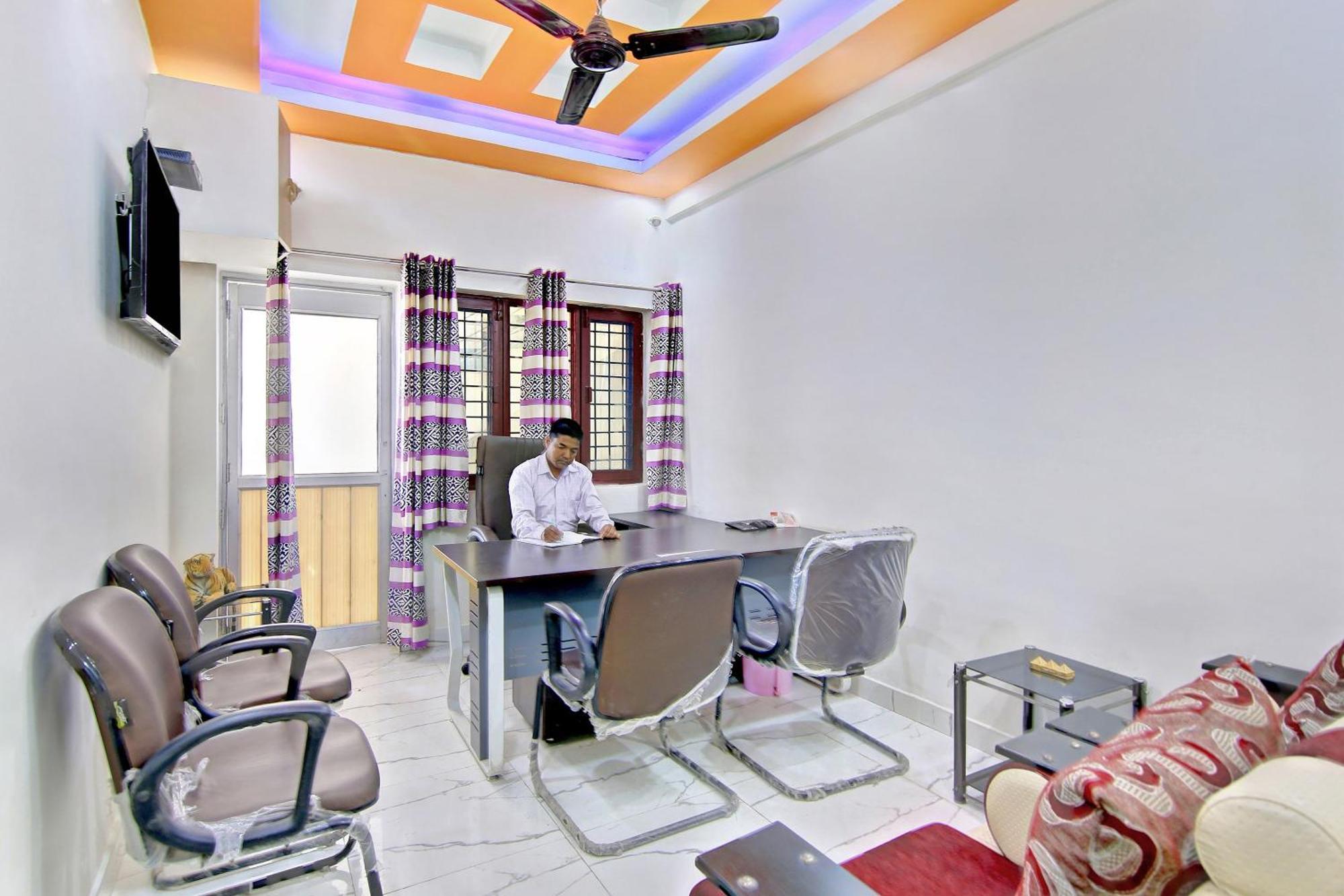 Home 78802 Balaji Bhawan Jhājra Extérieur photo